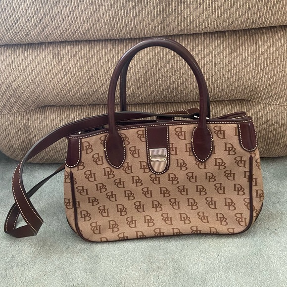 Dooney & Bourke Handbags - Dooney and Bourke handbag